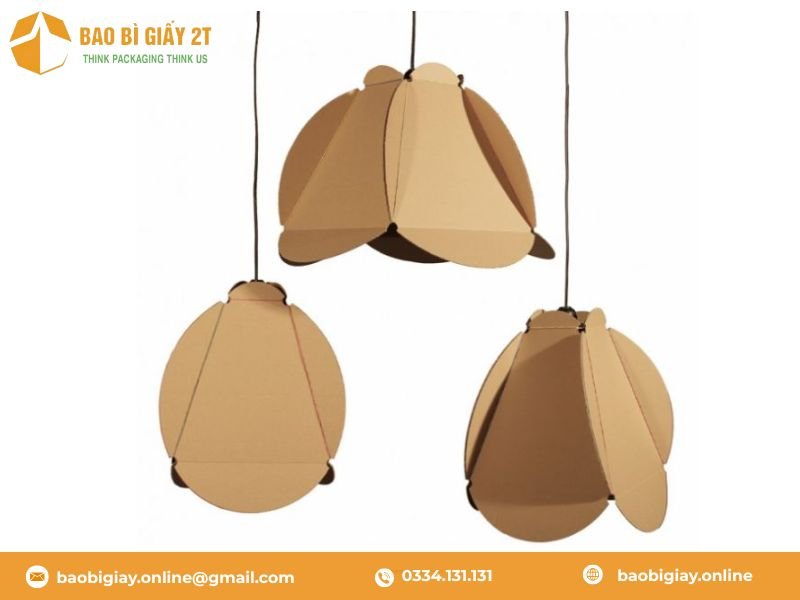 Đèn trang trí được tái chế từ thugnf carton - đèn này bạn nên lựa chọn thùng carton 3 lớp