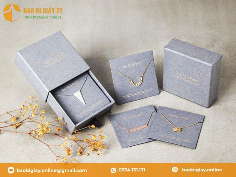 Hộp carton đựng trang sức nhỏ xinh