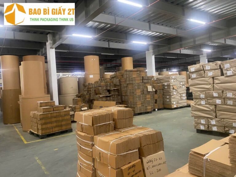 Kho thùng carton và giấy của xưởng sản xuất 2T